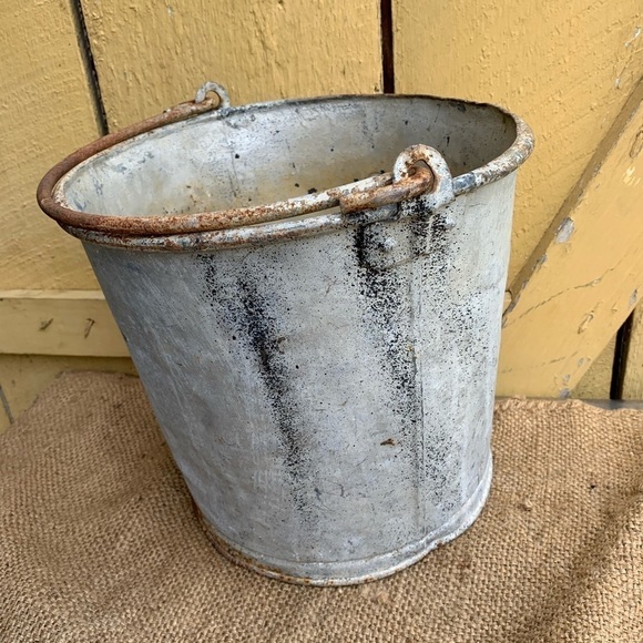 Antique Dehler Bros. Metal Fire Fighting Bucket - Picture 5 of 8